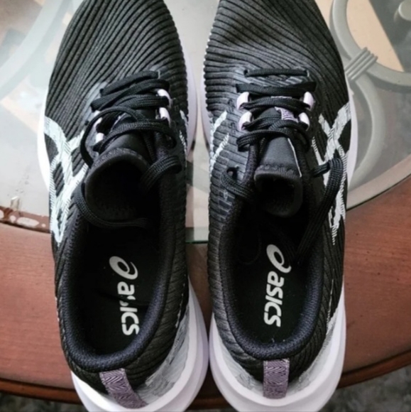 Women's Asics size 7.5 B2 - Picture 4 of 7